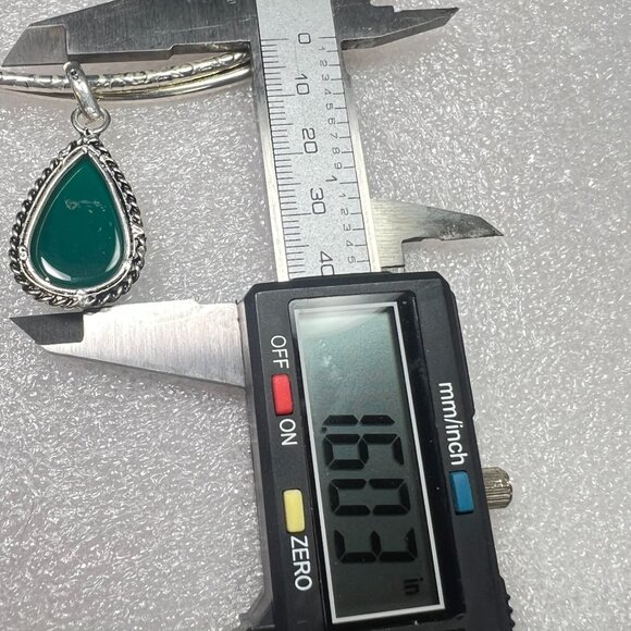 Vtg Green Onyx 925 Silver Pendant Silver-tone Textured Choker Torque Necklace - Picture 5 of 8